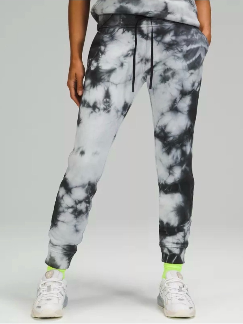 Lululemon Warm Down Jogger *Earth Dye
Earth Dye Stone size 10